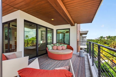 Tiny photo for 336 Balboa Street, Hollywood, FL 33019 (MLS # B26080656)