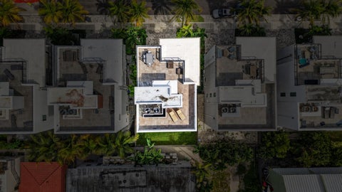 Tiny photo for 336 Balboa Street, Hollywood, FL 33019 (MLS # B26080656)