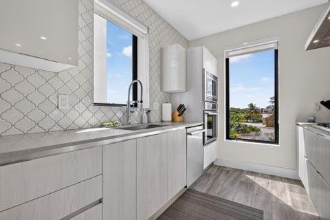 Tiny photo for 336 Balboa Street, Hollywood, FL 33019 (MLS # B26080656)