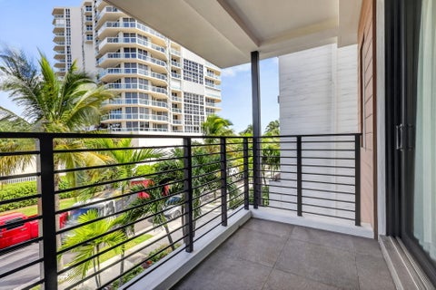 Tiny photo for 336 Balboa Street, Hollywood, FL 33019 (MLS # B26080656)