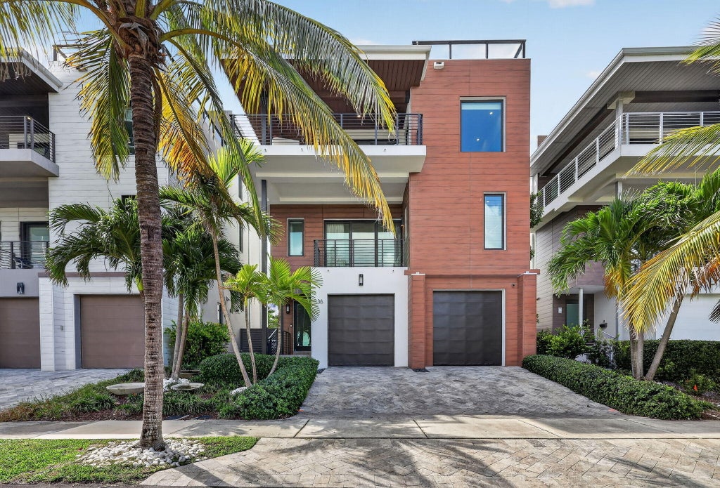 Photo of 336 BALBOA Street, Hollywood, FL 33019 (MLS # B26080656)