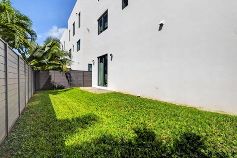 Tiny photo for 336 Balboa Street, Hollywood, FL 33019 (MLS # B26080656)