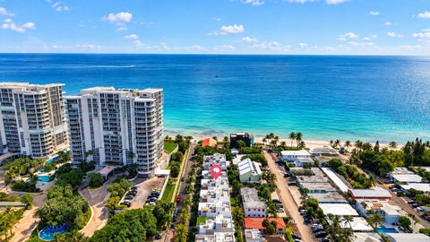 Tiny photo for 336 Balboa Street, Hollywood, FL 33019 (MLS # B26080656)