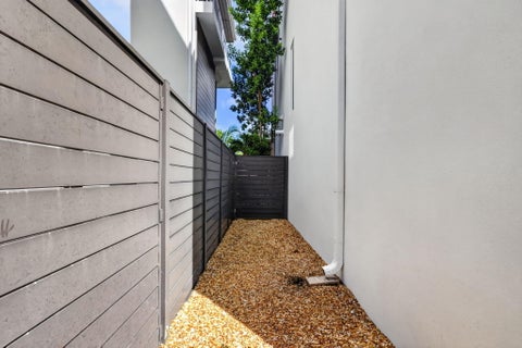 Tiny photo for 336 Balboa Street, Hollywood, FL 33019 (MLS # B26080656)