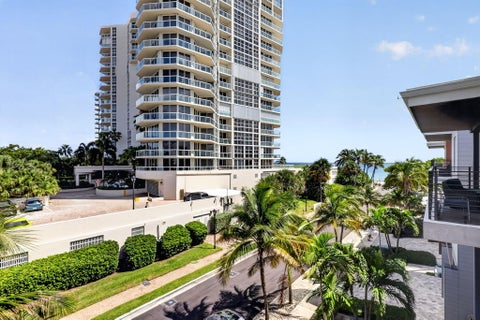 Tiny photo for 336 Balboa Street, Hollywood, FL 33019 (MLS # B26080656)
