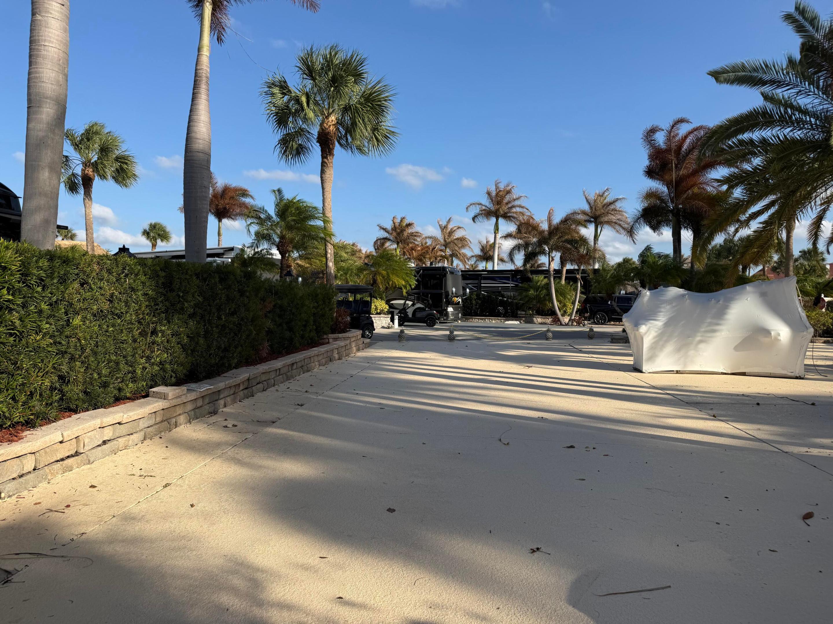 Outdoor Resort - Land