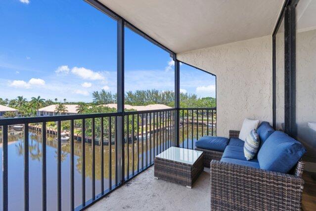 6 Royal Palm Way 509