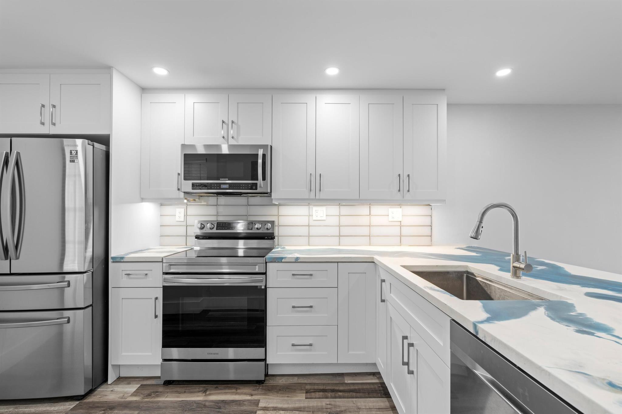 6 Royal Palm Way 509