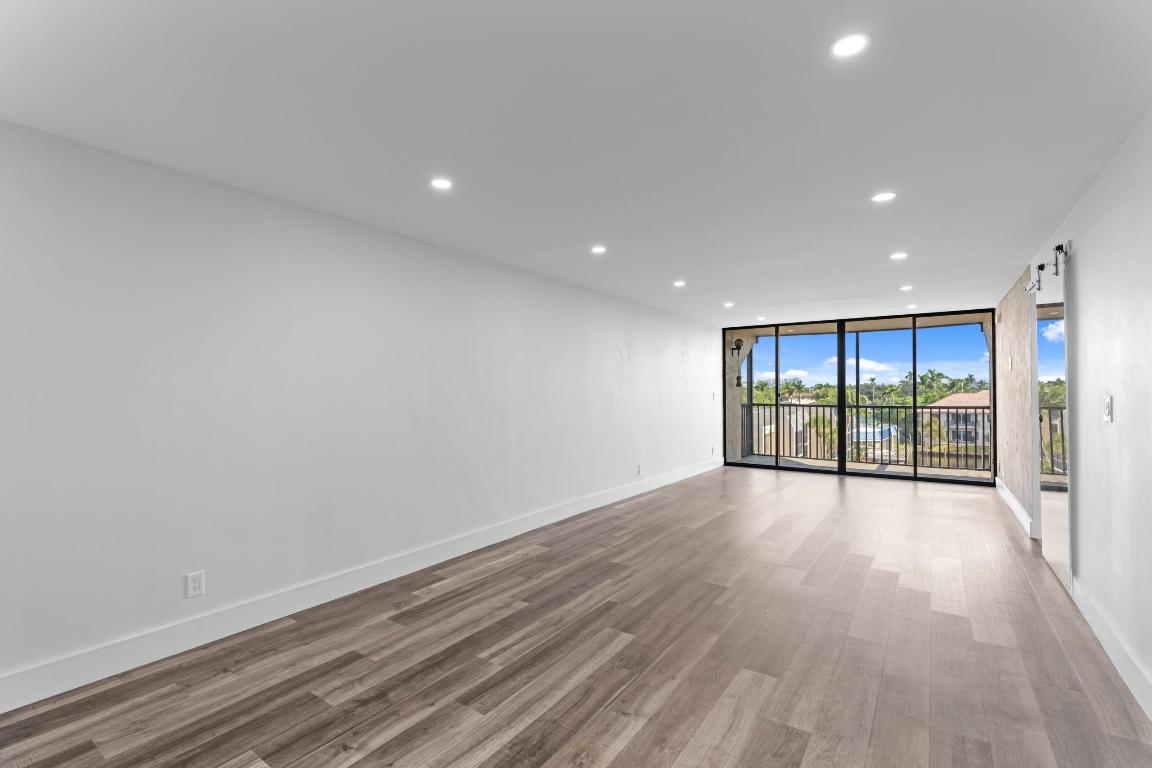 6 Royal Palm Way 509