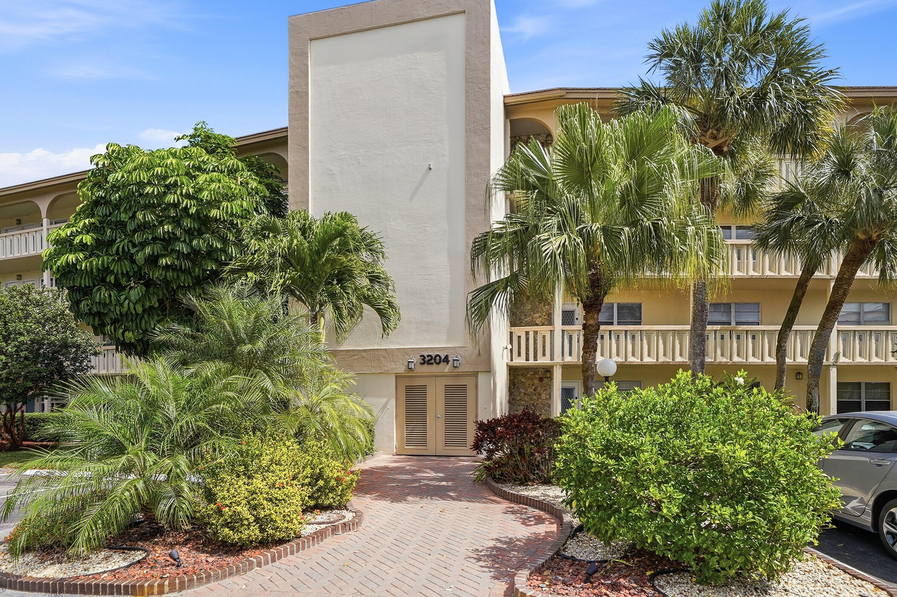 WYNMOOR VILLAGE - Residential