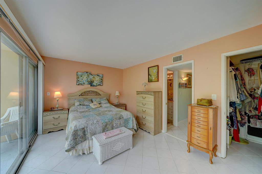 WOODCREST MANOR CO-OP - Residential