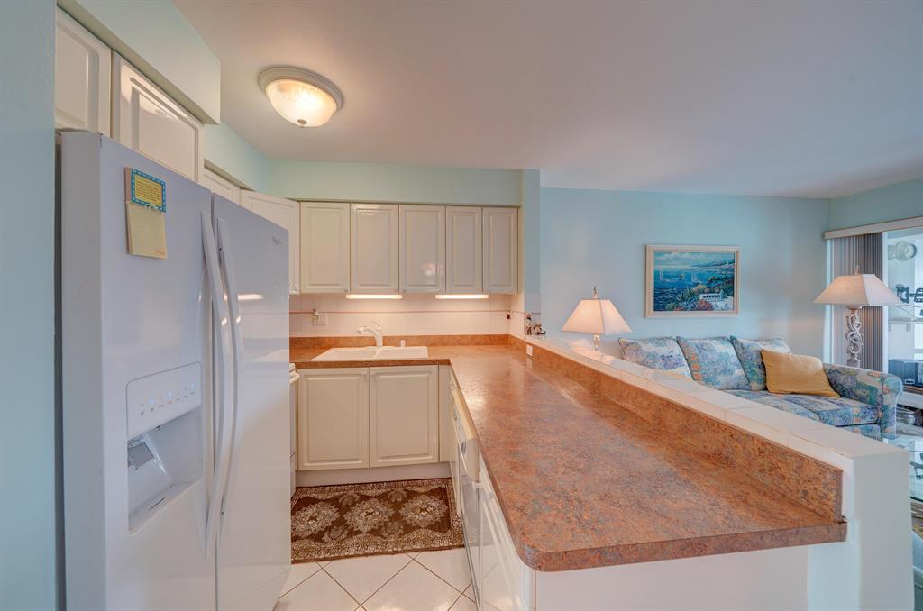 WOODCREST MANOR CO-OP - Residential