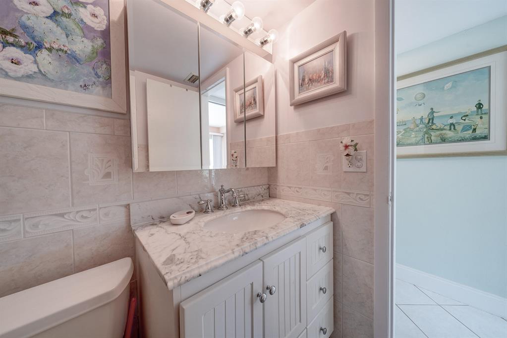 WOODCREST MANOR CO-OP - Residential