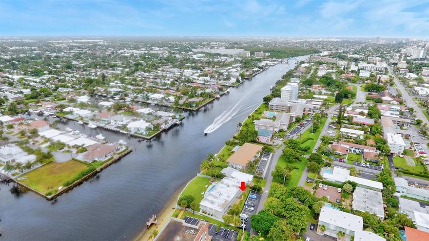 Look out your front door into the pool & inter-coastal.  If you want to be on the beach then walk east 1 block. Private, quiet, and nearby top rated restaurants and hotels for your friends to stay at when they visit.  If you choose to lease, you are able to lease 2xs per year.