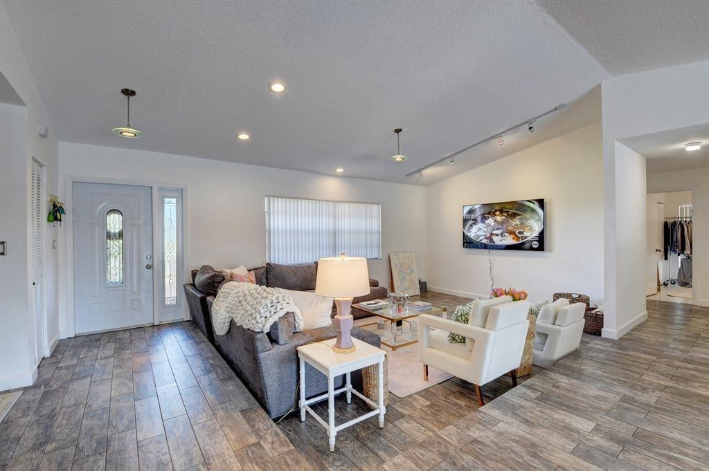 17679 Woodview Terrace