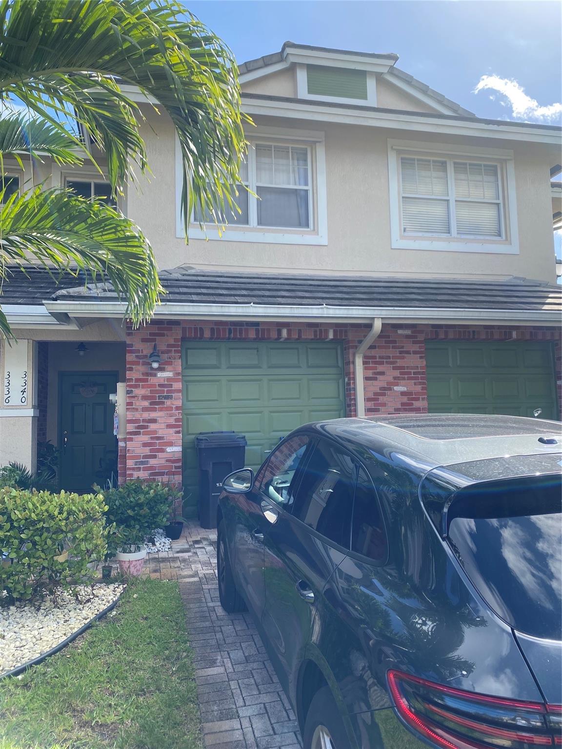 Carriage Homes At Bentley - Residential
