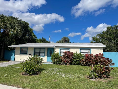 Tiny photo for 1650 W 12th Court, Riviera Beach, FL 33404 (MLS # B26036881)