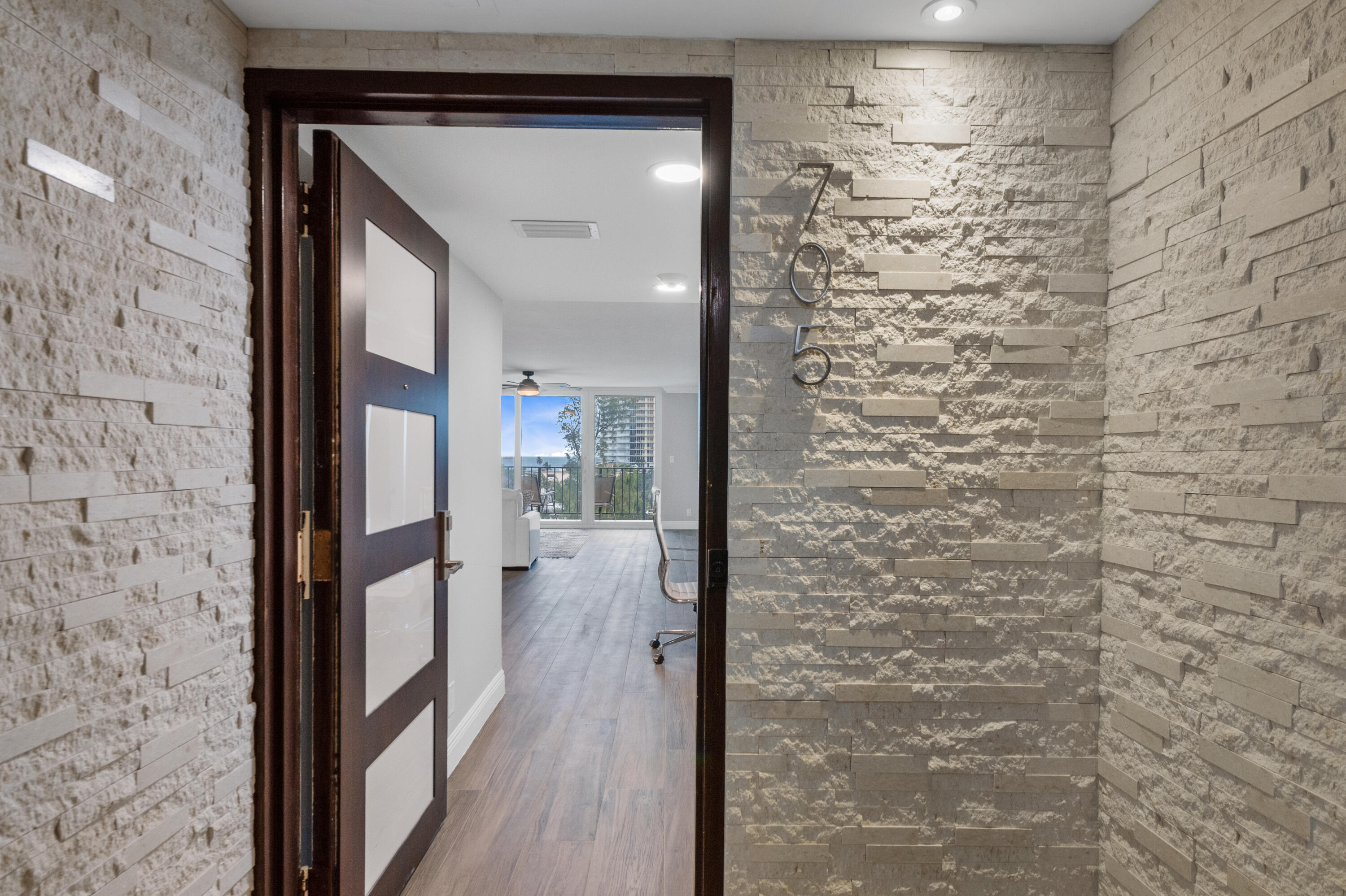 AMERICAS ON THE PARK CONDO - Residential