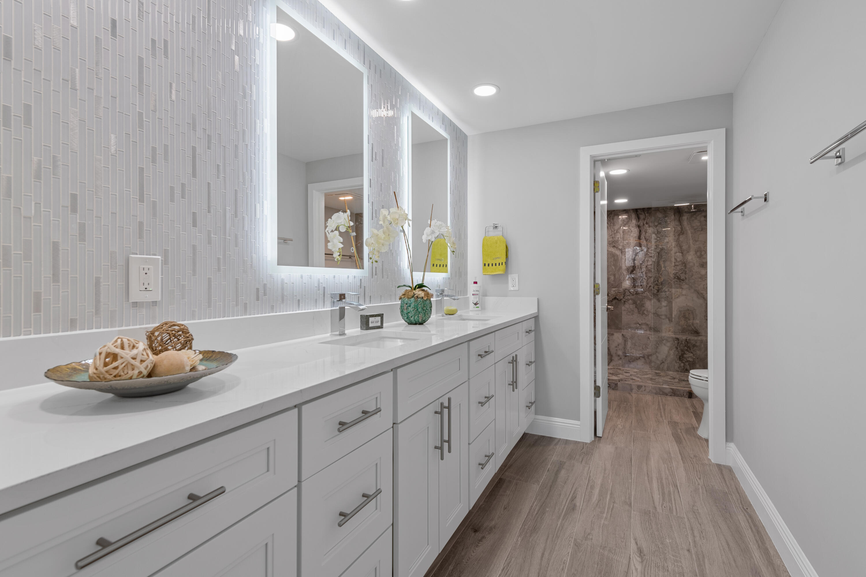 AMERICAS ON THE PARK CONDO - Residential