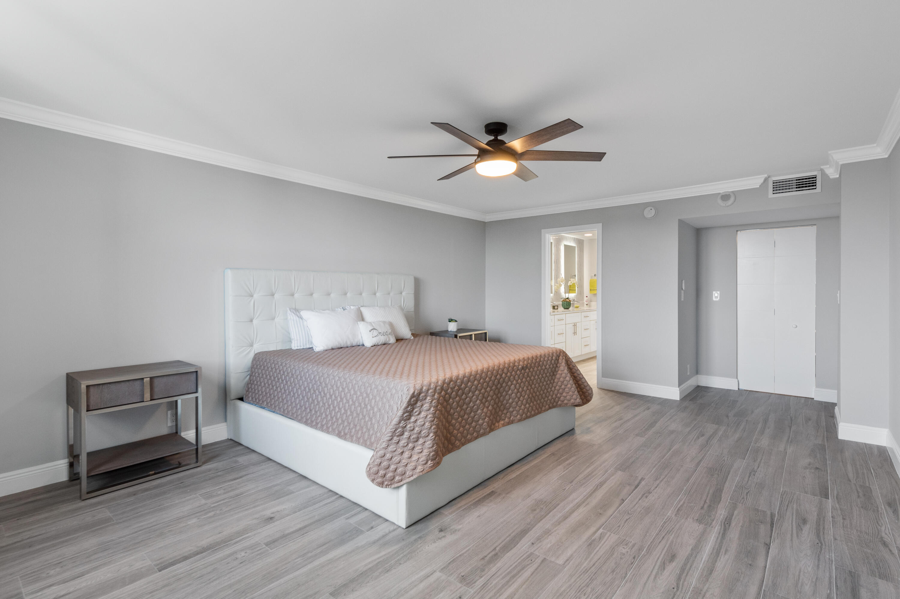 AMERICAS ON THE PARK CONDO - Residential