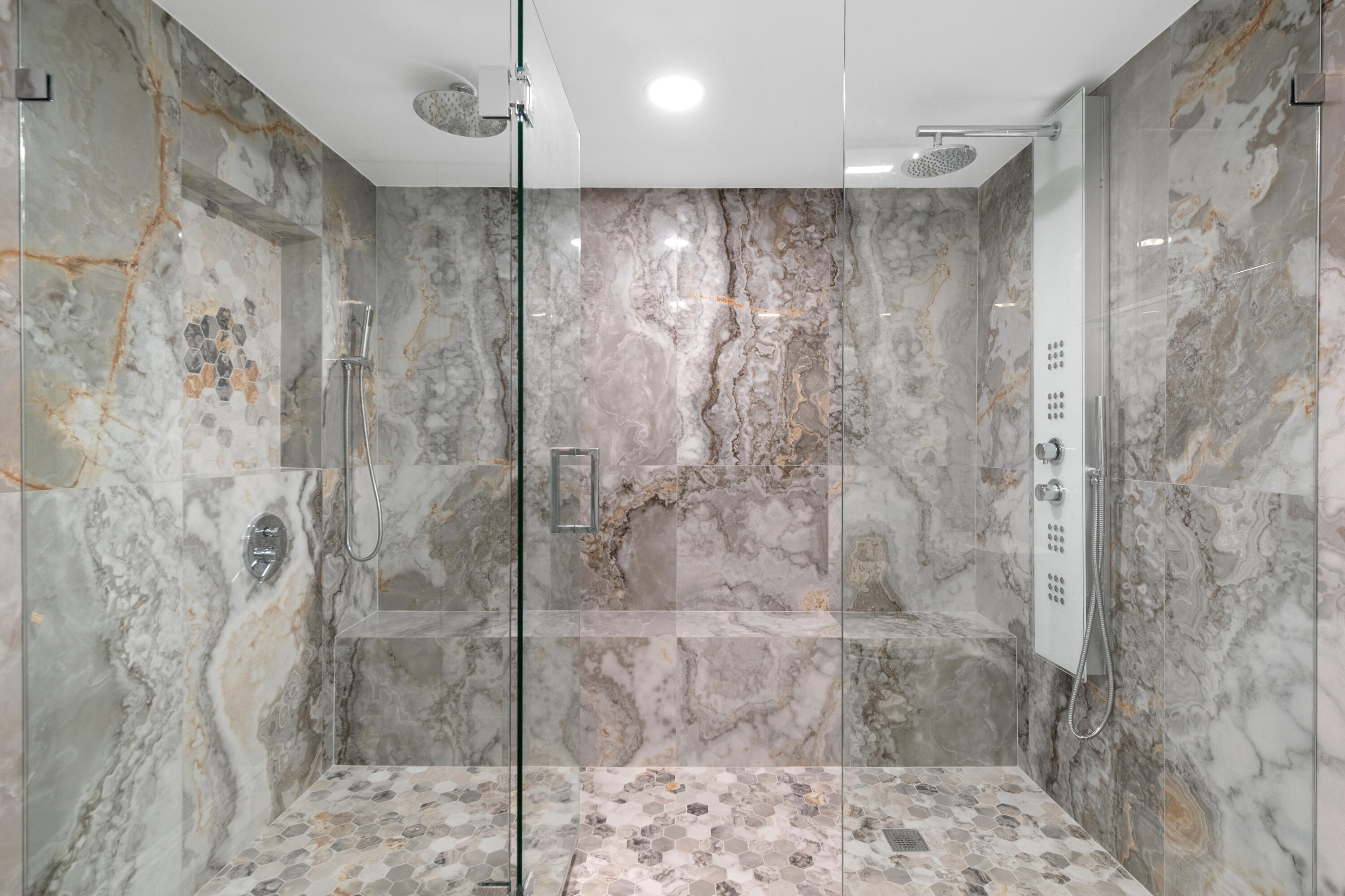 AMERICAS ON THE PARK CONDO - Residential