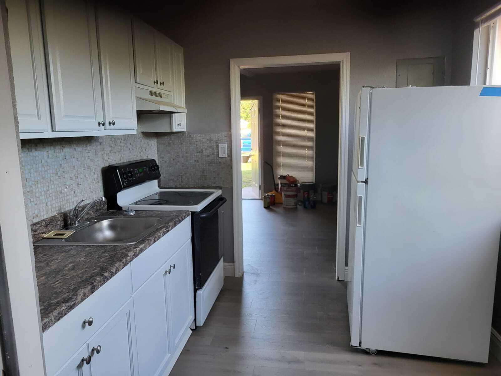 NORTH PALM BCH 2 - Residential Lease