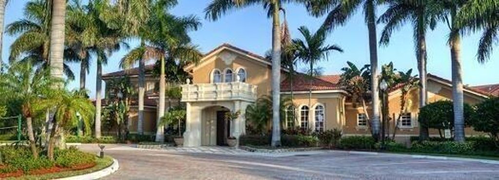 Photo of 822 Villa Circle, Boynton Beach, FL 33435 (MLS # R10860848)