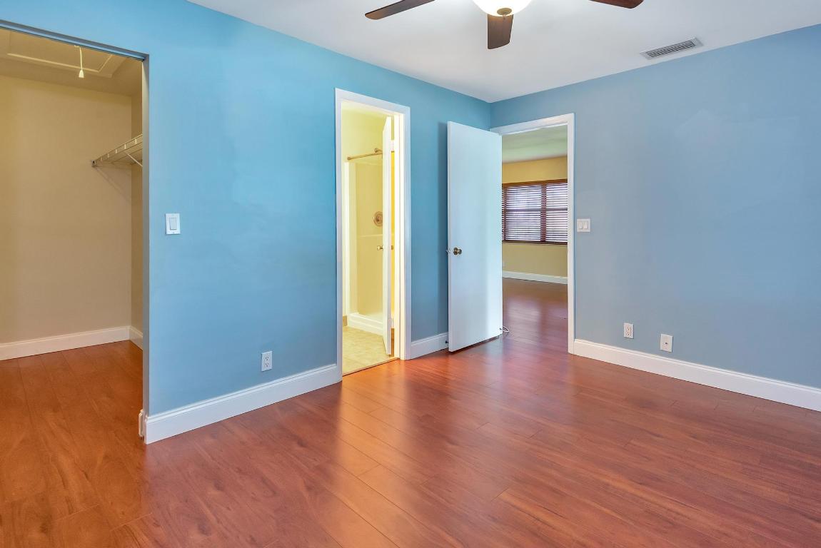 COUNTRY LAKE - Residential Lease