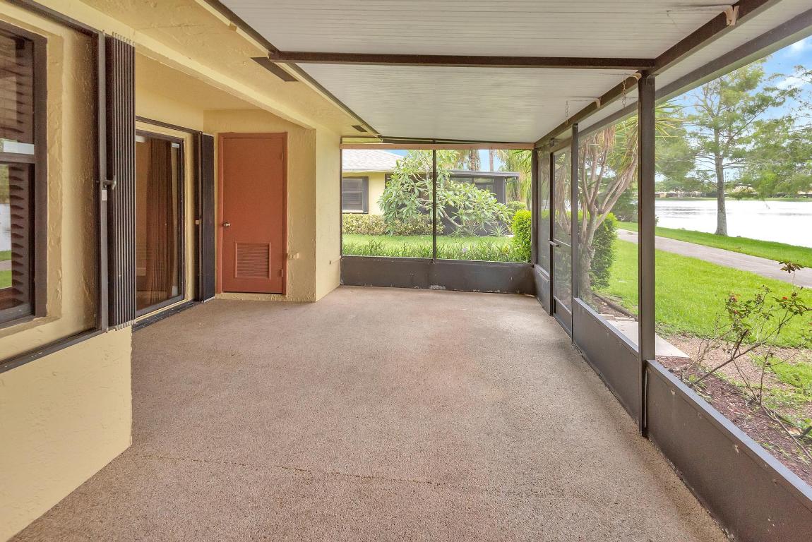 COUNTRY LAKE - Residential Lease