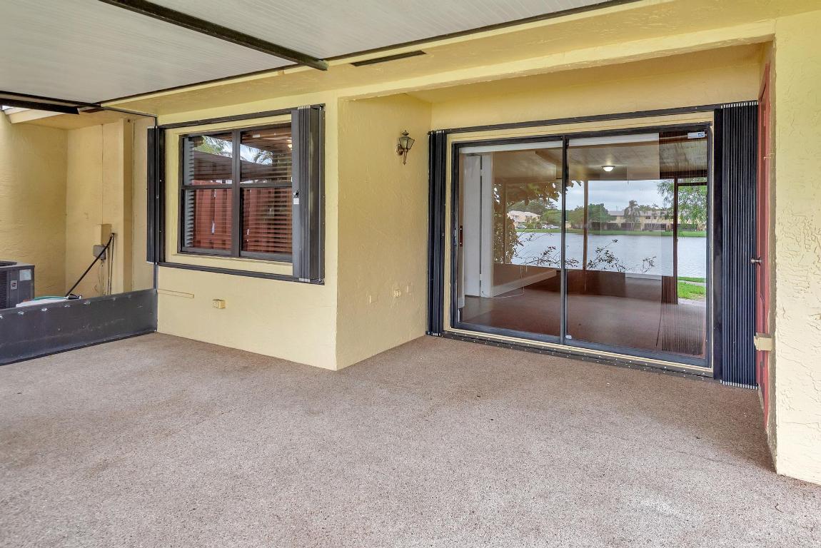 COUNTRY LAKE - Residential Lease