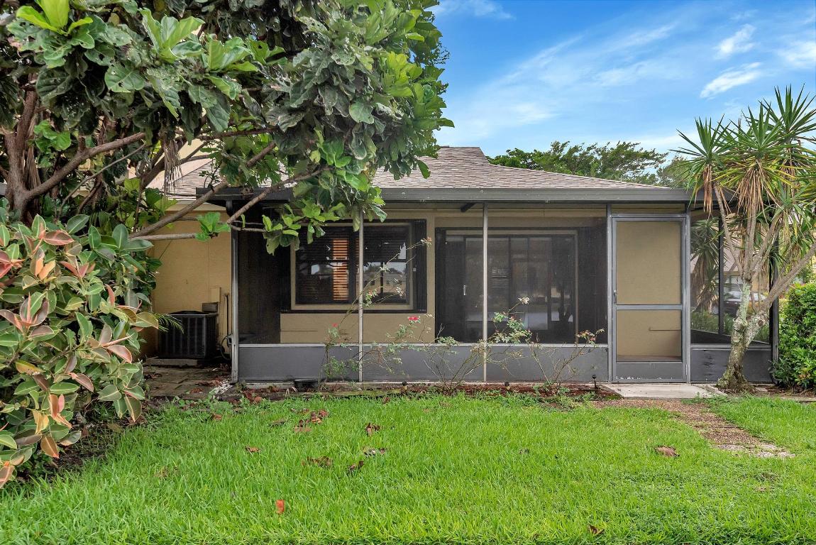 COUNTRY LAKE - Residential Lease