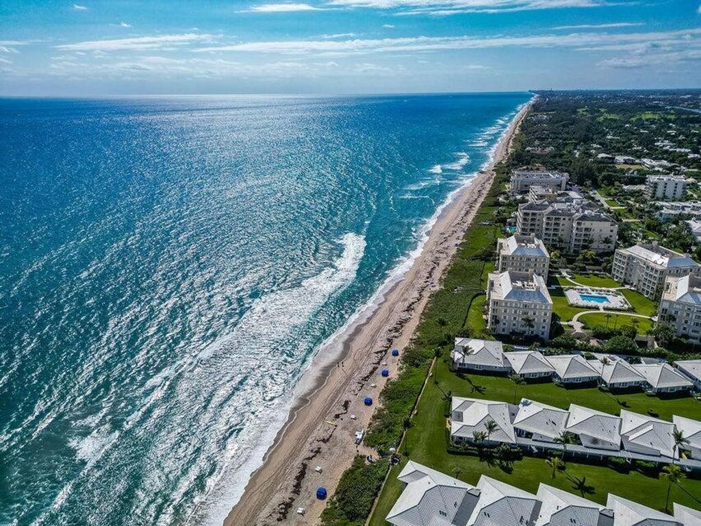 Photo of 7 Belair Drive, Boynton Beach, FL 33435 (MLS # R11154669)