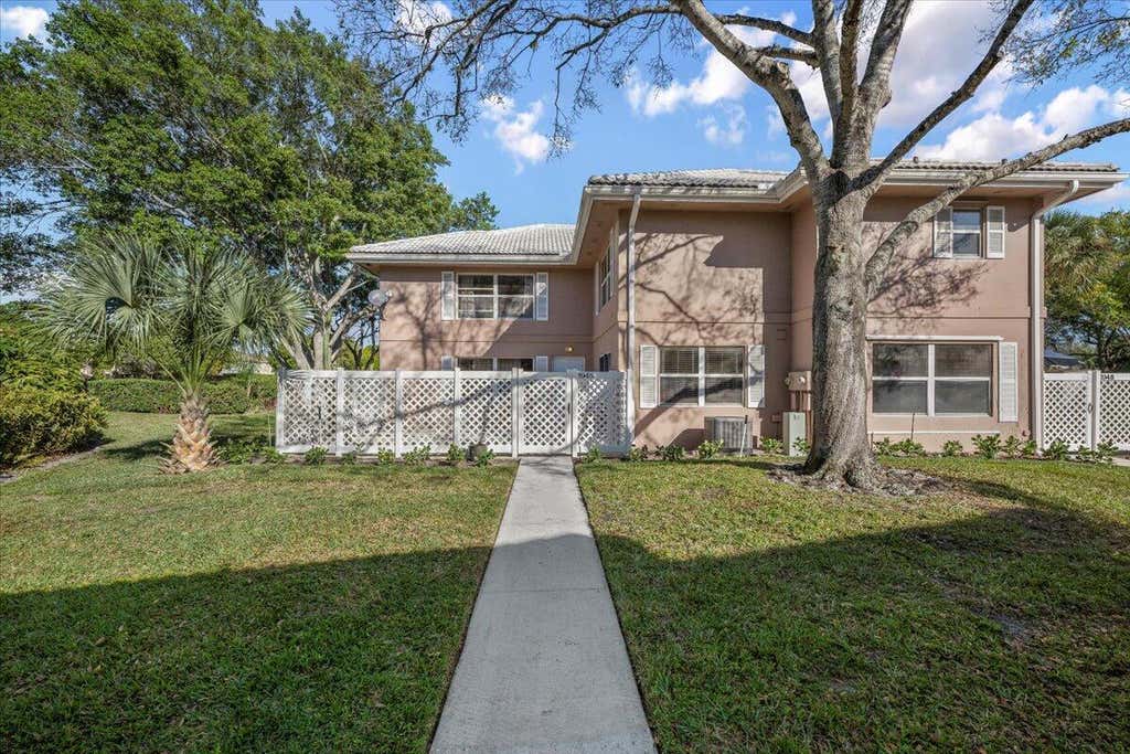 Photo of 1945 Stratford Way, West Palm Beach, FL 33409 (MLS # B26035680)