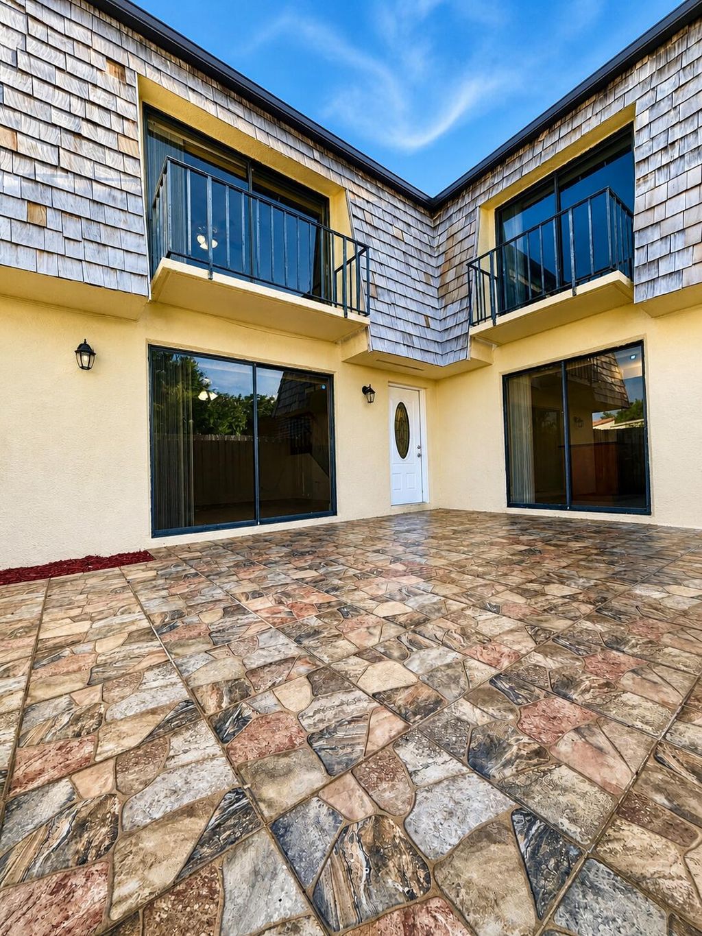 Photo of 119 NE Lake Arbor Drive, Palm Springs, FL 33461 (MLS # B26024276)