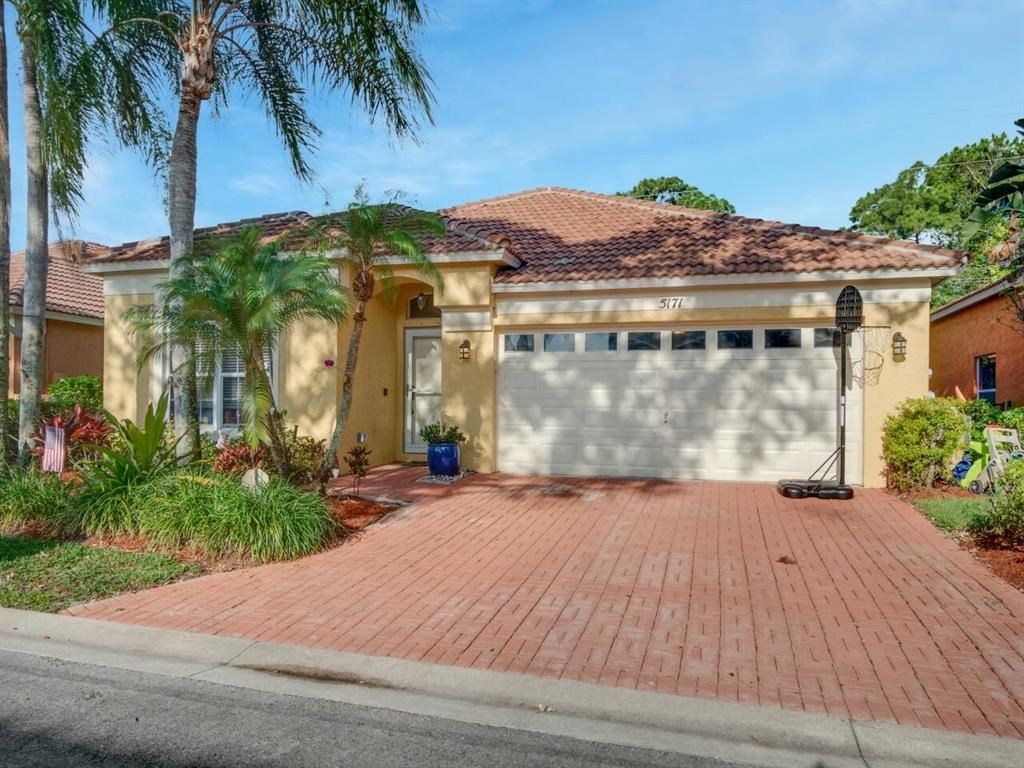 Photo of 5171 Elpine Way #5171, Palm Beach Gardens, FL 33418 (MLS # R10789294)