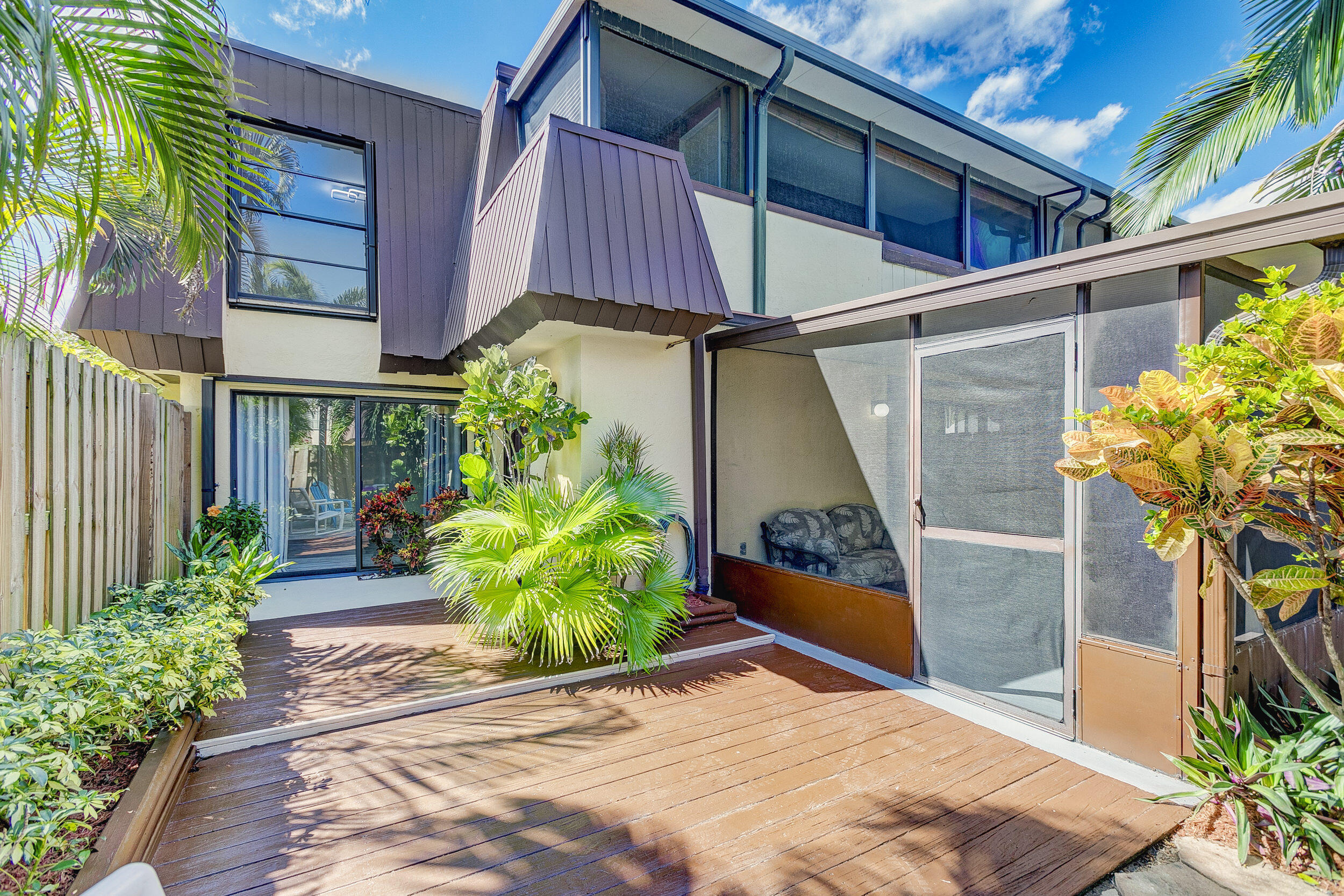 CEDAR GARDENS TOWNHOUSES - Residential Lease