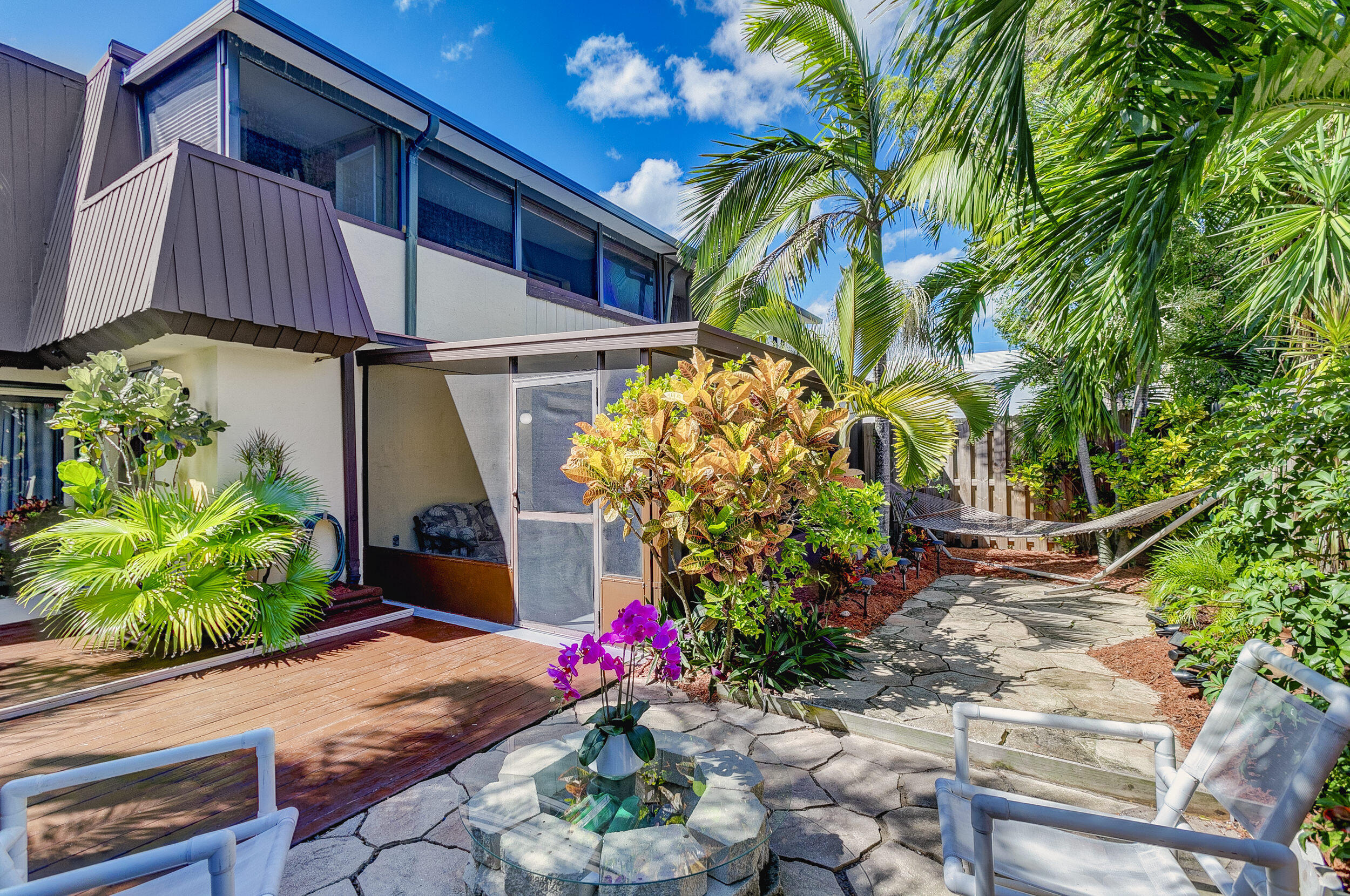 CEDAR GARDENS TOWNHOUSES - Residential Lease