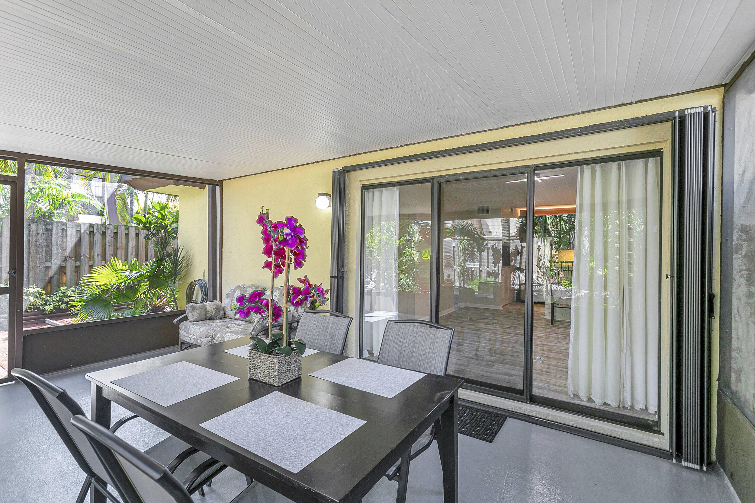 CEDAR GARDENS TOWNHOUSES - Residential Lease