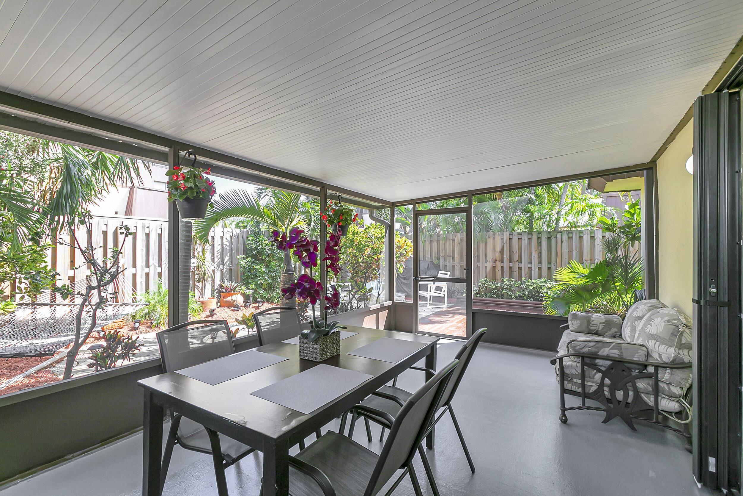 CEDAR GARDENS TOWNHOUSES - Residential Lease