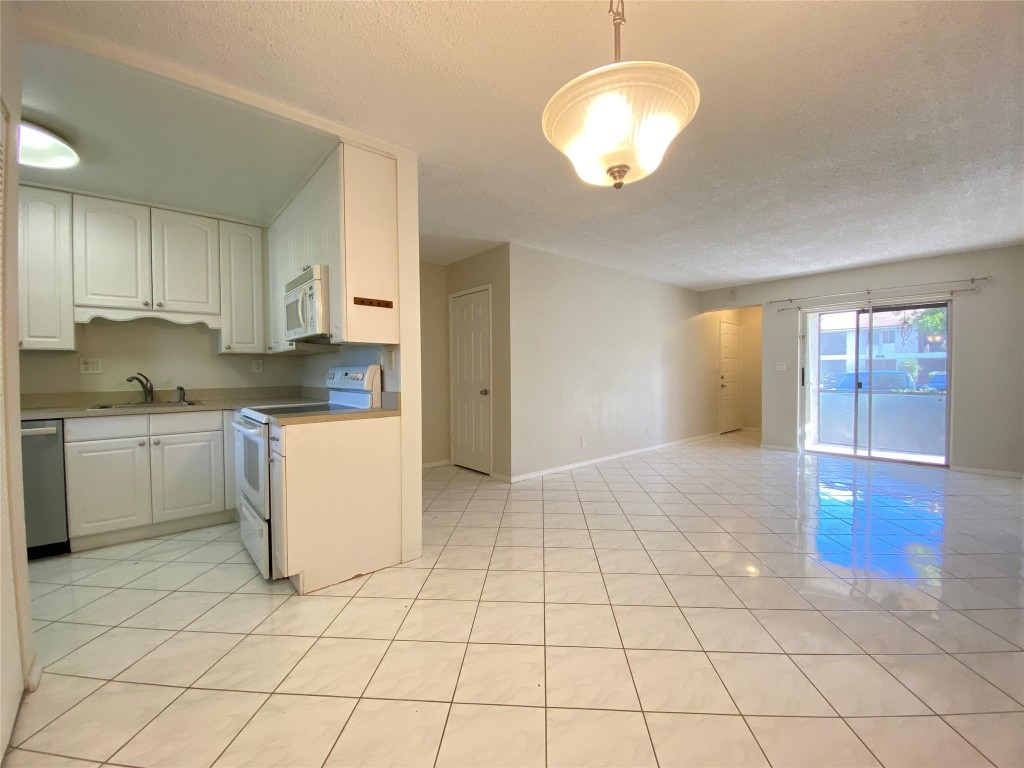 The Gardens North One Con - Residential Lease