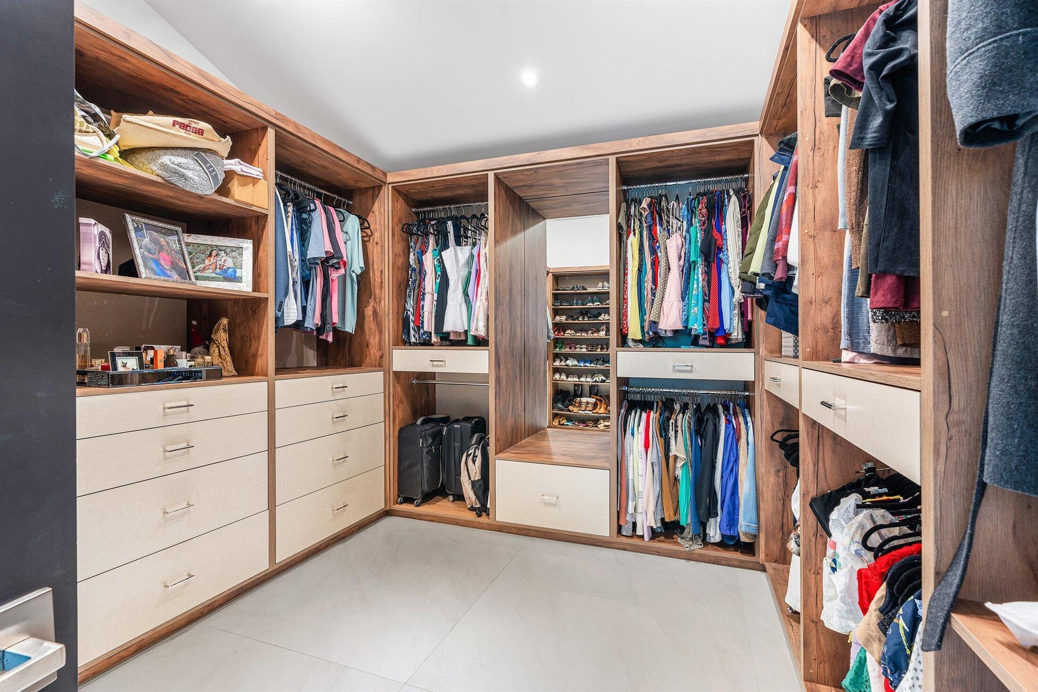 HIDDEN KEY NORTH - Residential