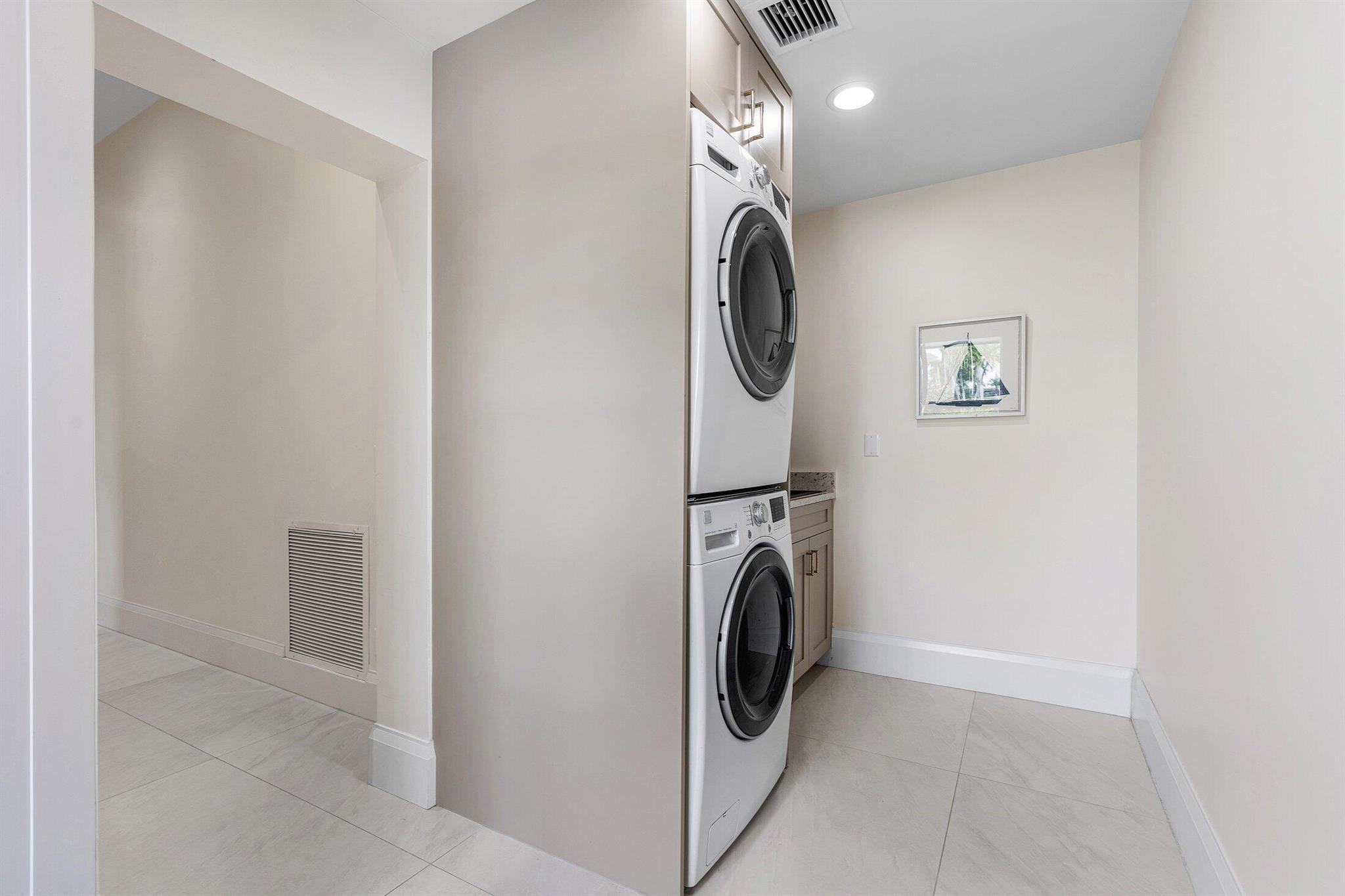 HIDDEN KEY NORTH - Residential