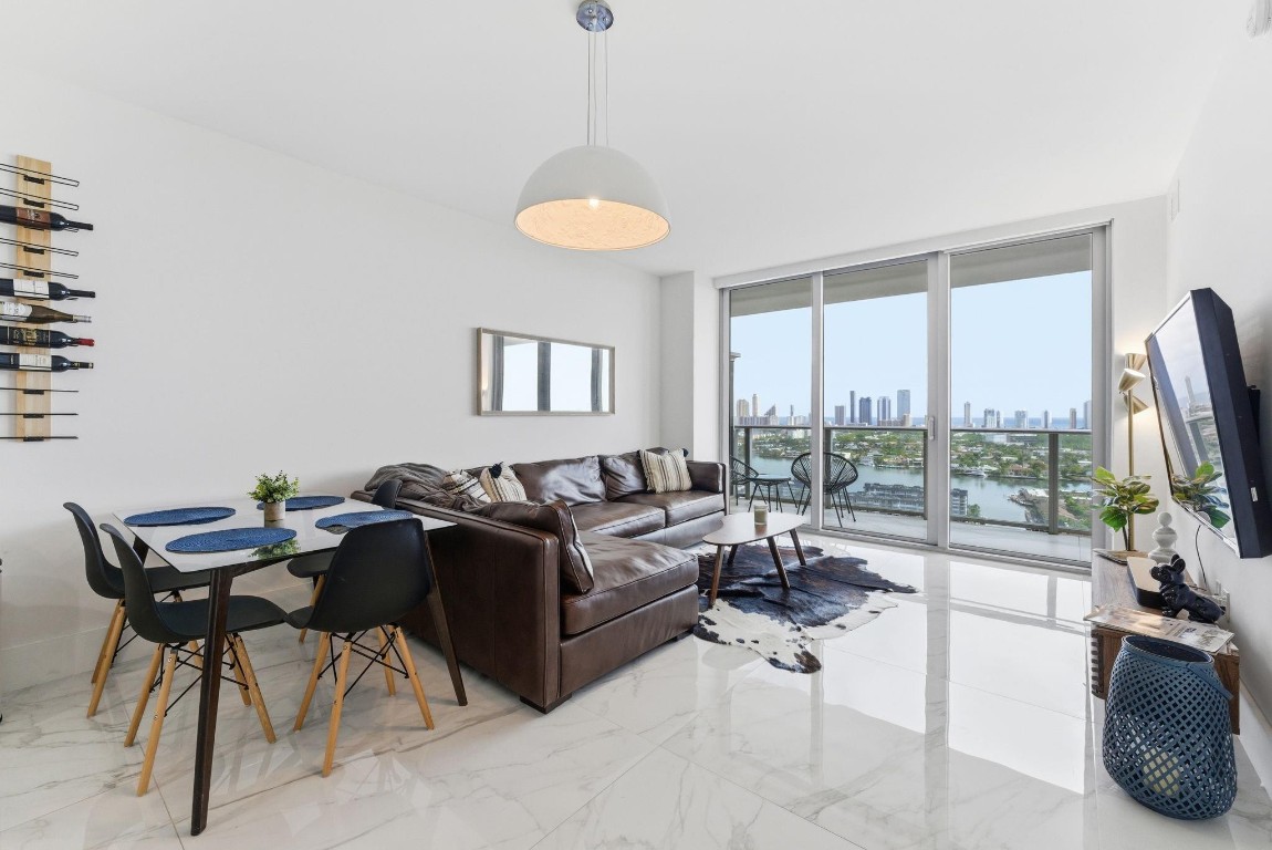 The Harbour Miami - Residential