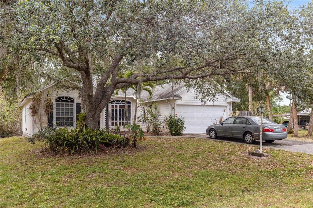 Photo of 8006 Eden Road, Fort Pierce, FL 34951 (MLS # R10988866)
