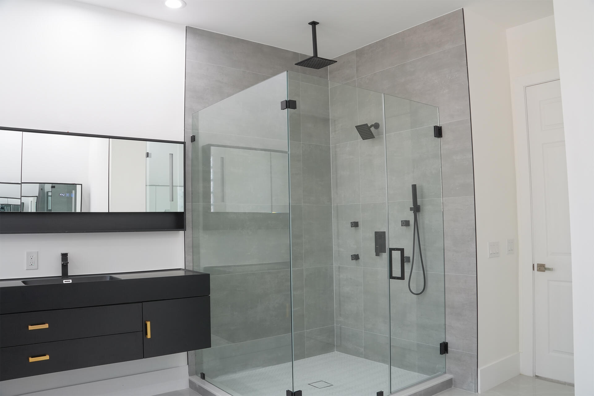 SUNSET LAKES PLAT THREE - Residential