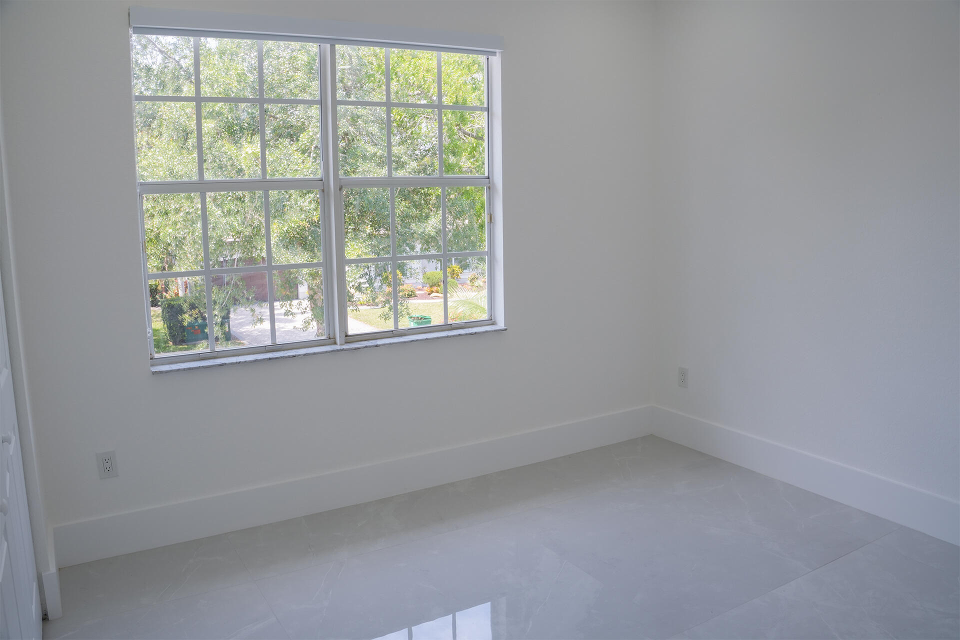 SUNSET LAKES PLAT THREE - Residential