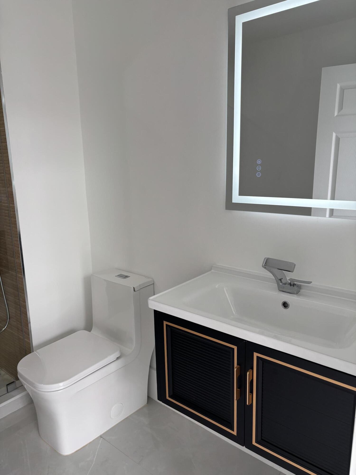 SUNSET LAKES PLAT THREE - Residential