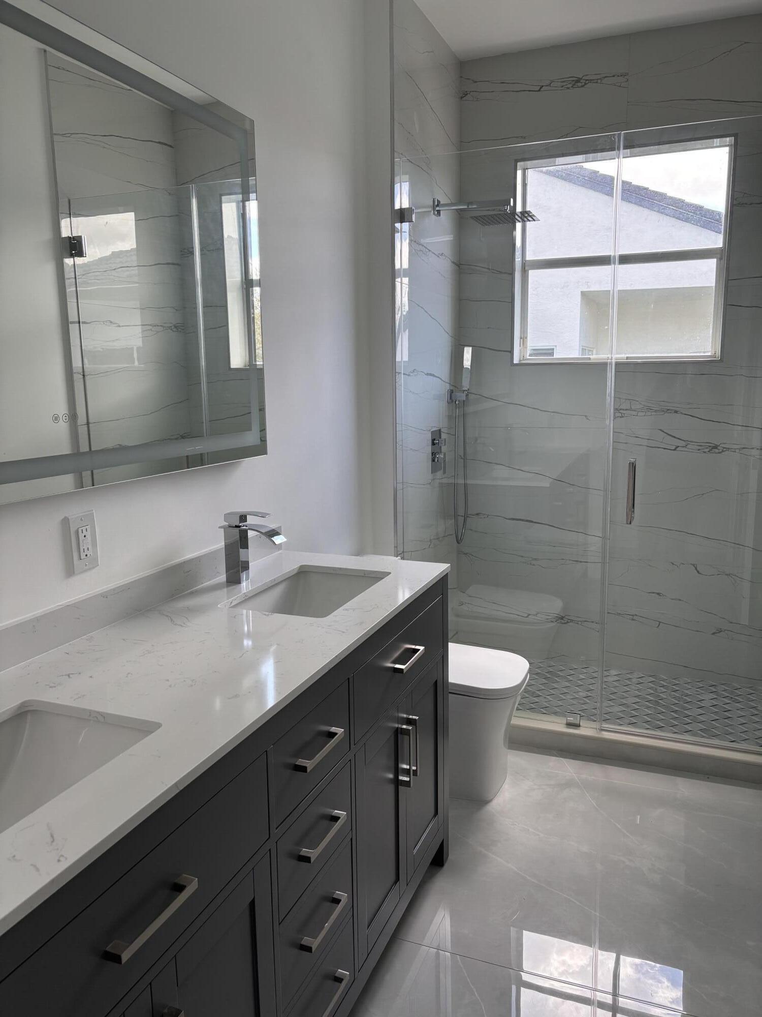 SUNSET LAKES PLAT THREE - Residential