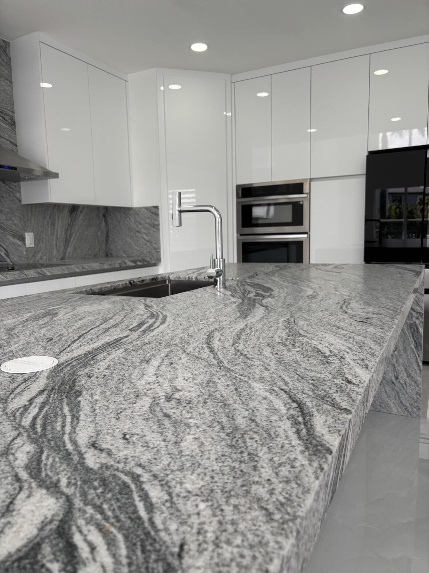 SUNSET LAKES PLAT THREE - Residential