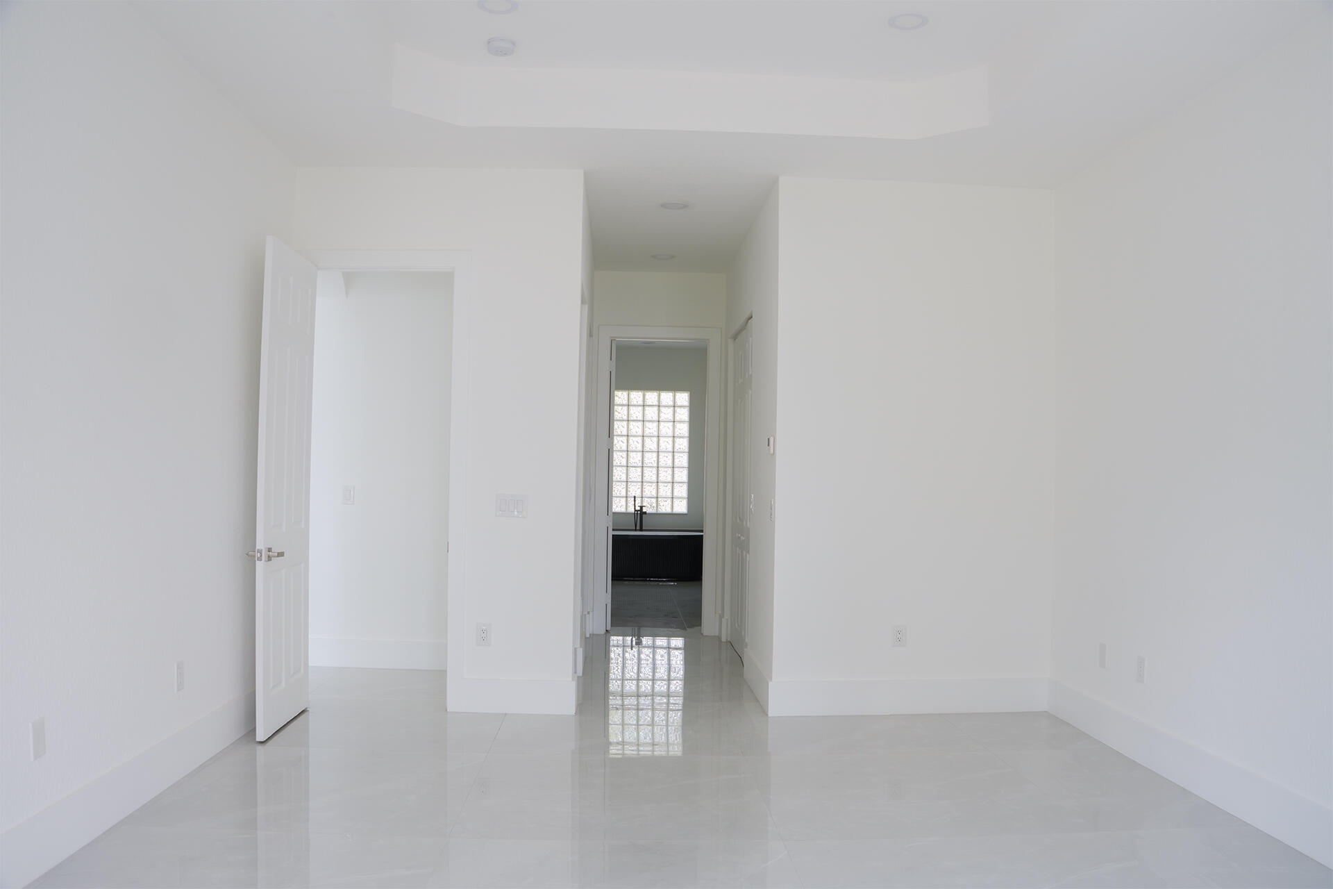 SUNSET LAKES PLAT THREE - Residential